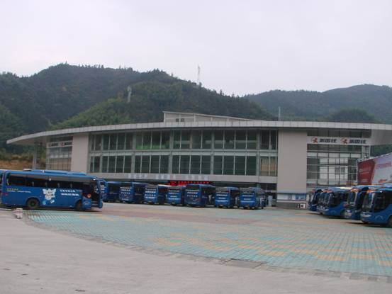 华体会体育官方网站
风景区新国线游客集散中心主站房