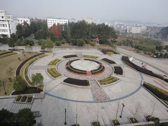华体会体育官方网站
学院徽文化广场